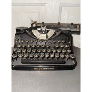 Vintage Underwood Typewriter Portable Untested Good Vintage condition Movie Prop